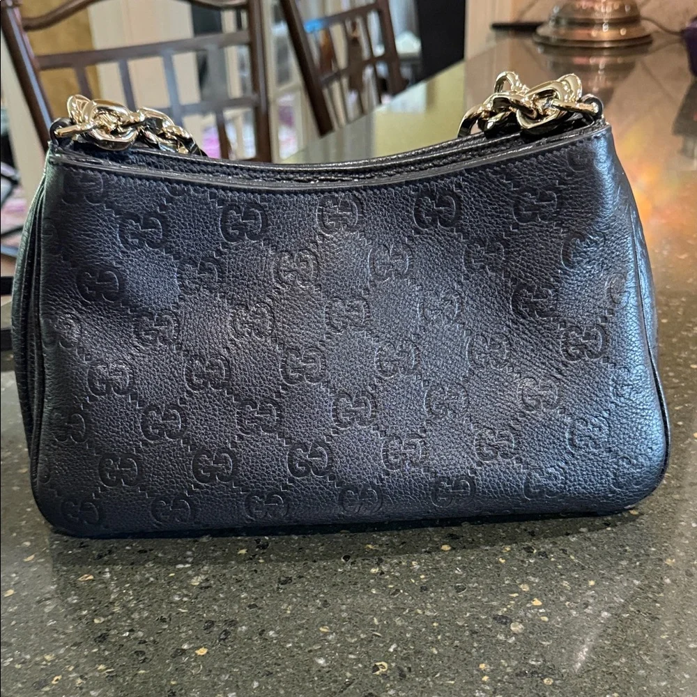Gucci Black GG Emblem Handbag large shoulder bag - Picture 2 of 11